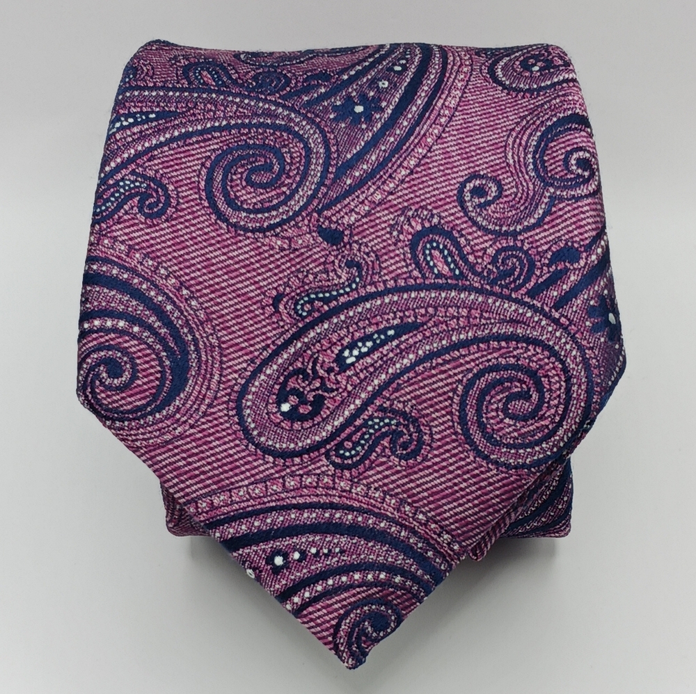Jos A Bank 1905 100% Silk Paisley Necktie 59.5"